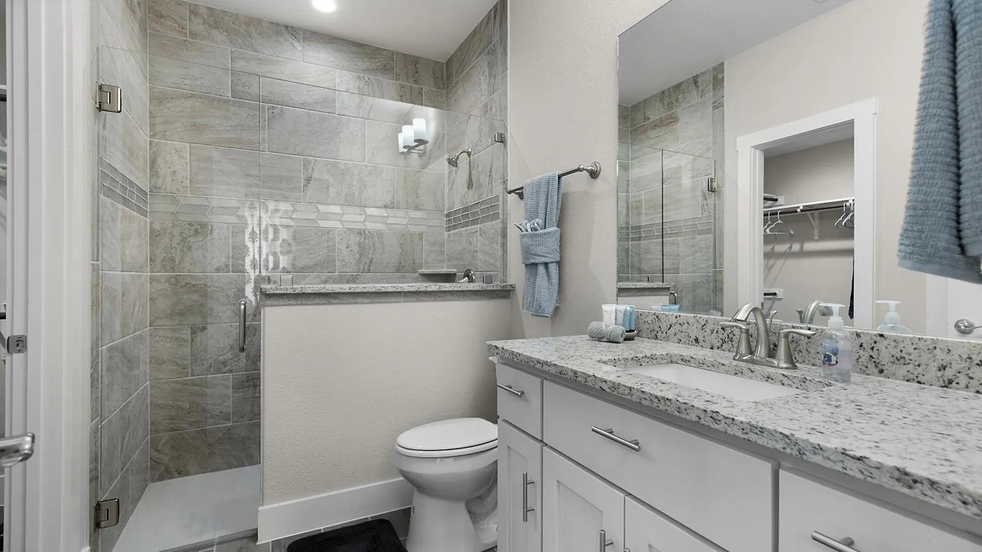 Pristine 3-bedroom Near Canyon Lake!