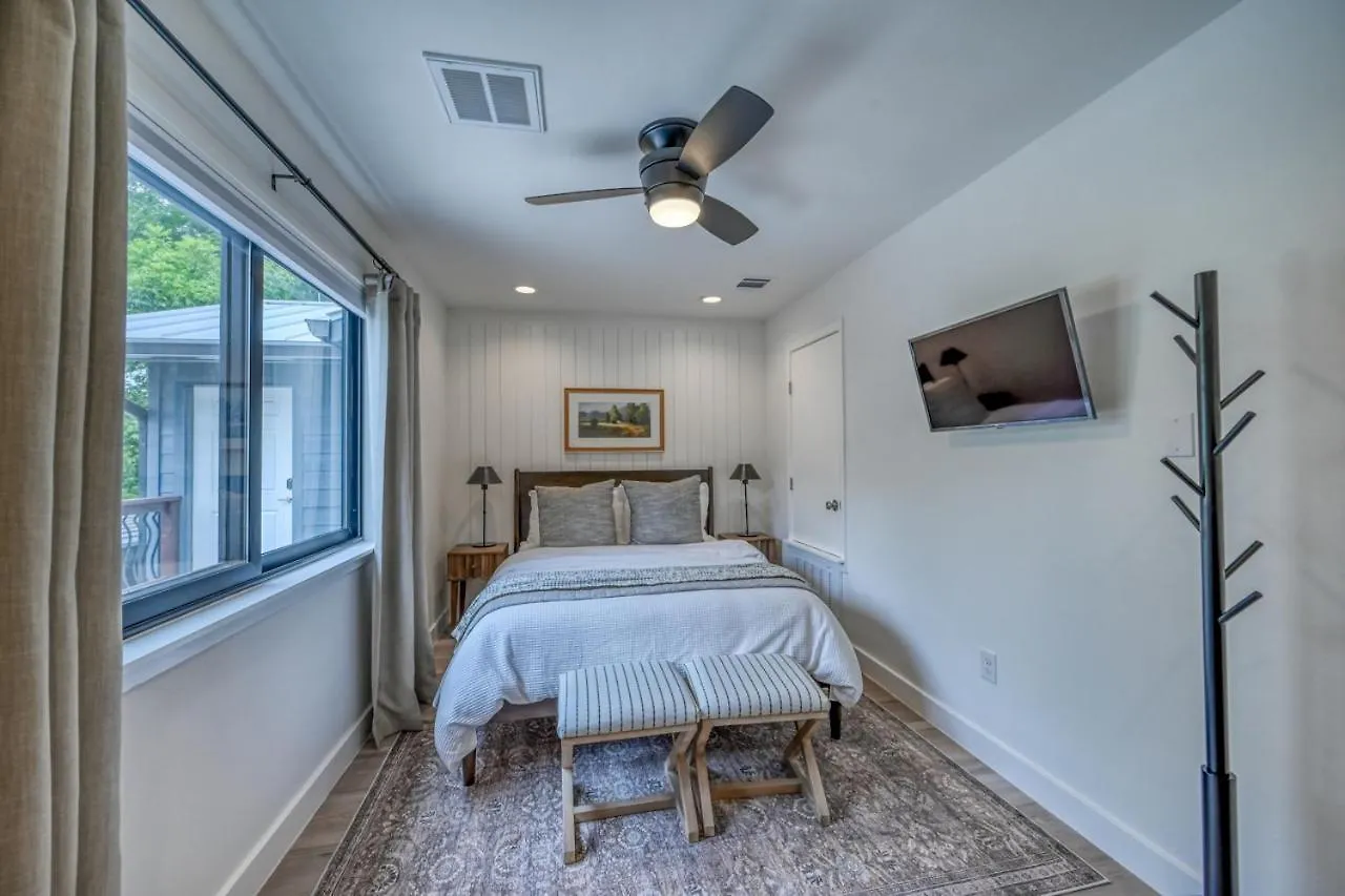 Luxury Riverfront With Firepit & Gameroom! Сasa de vacaciones Canyon Lake