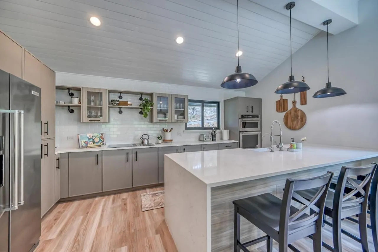 Luxury Riverfront With Firepit & Gameroom! * Canyon Lake