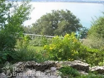 Lakehouse Couette-café 3*