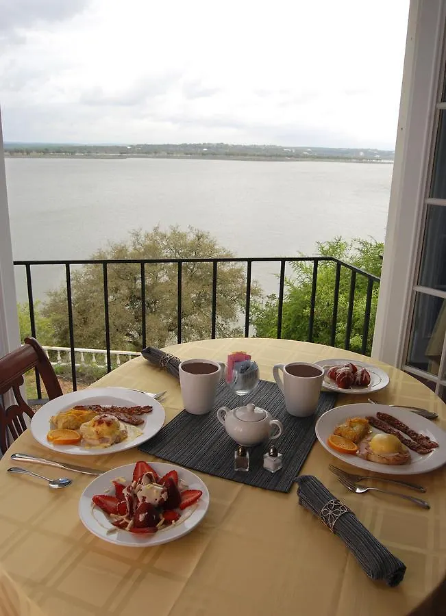 Lakehouse Couette-café