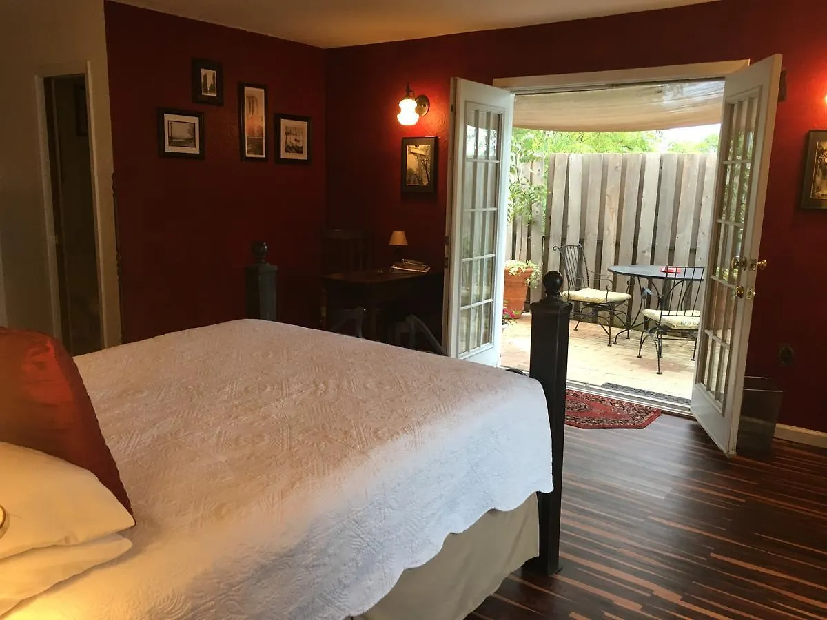 Couette-café Lakehouse 3*