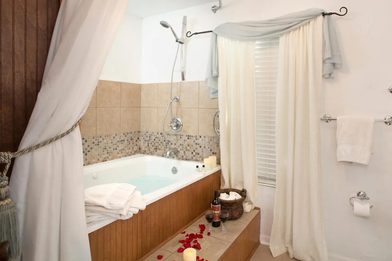 Lakehouse Couette-café 3*