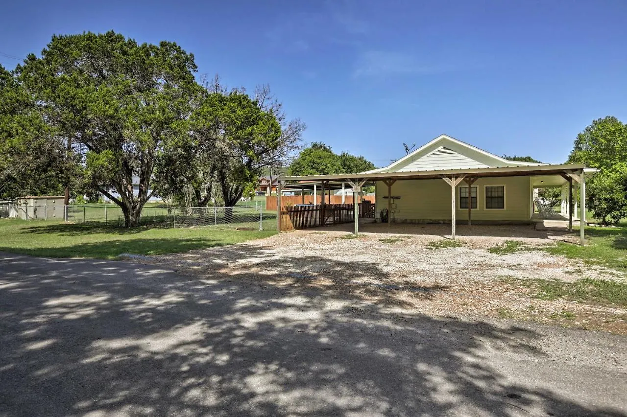 Charming Retreat With Patio And Boat Parking! *
